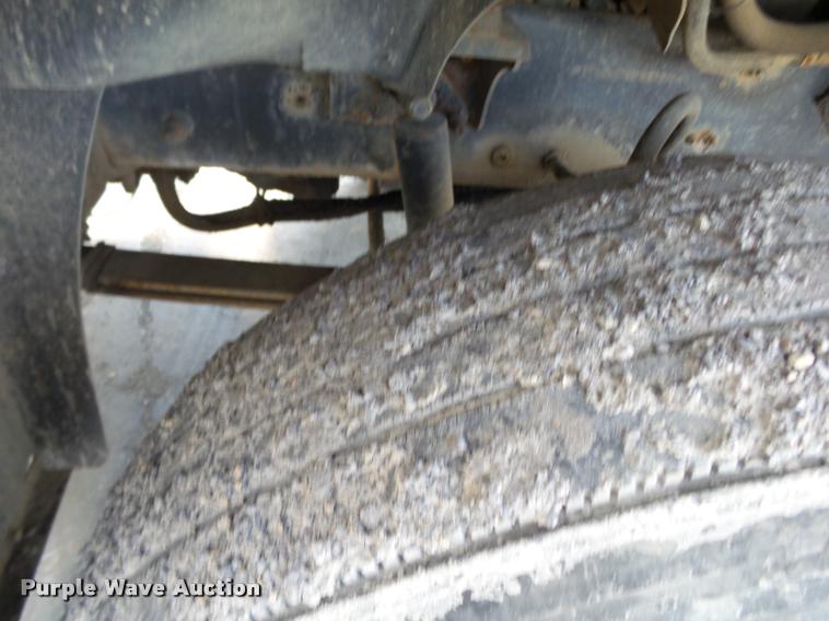 image for item K1097 1998 Mack CH613 truck chassis