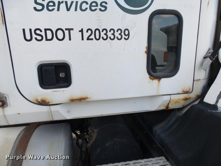 image for item K1097 1998 Mack CH613 truck chassis