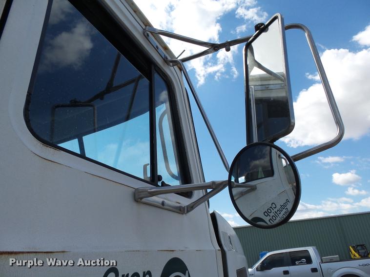 image for item K1097 1998 Mack CH613 truck chassis