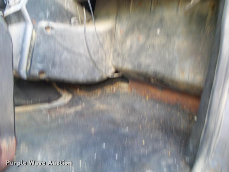 image for item K1097 1998 Mack CH613 truck chassis