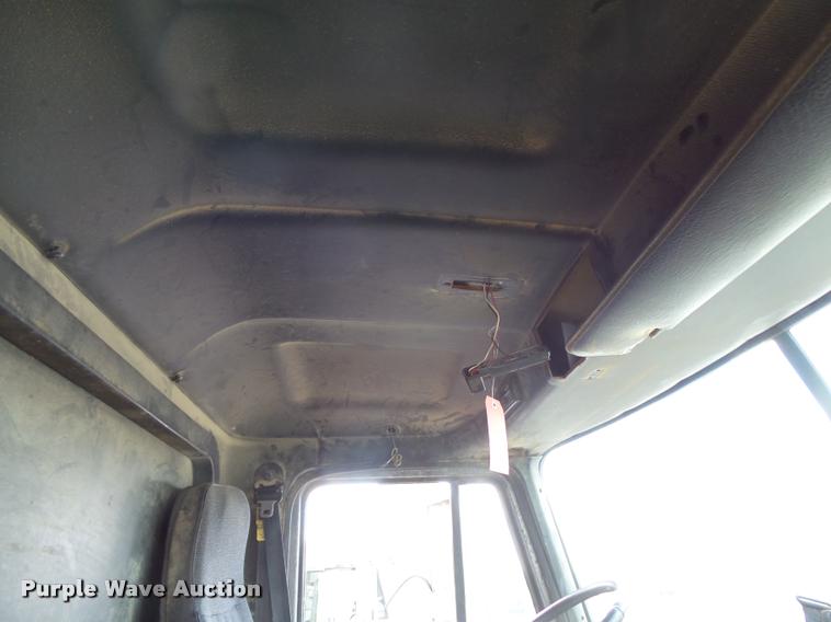 image for item K1097 1998 Mack CH613 truck chassis