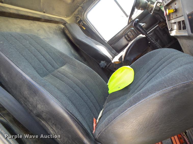 image for item K1097 1998 Mack CH613 truck chassis