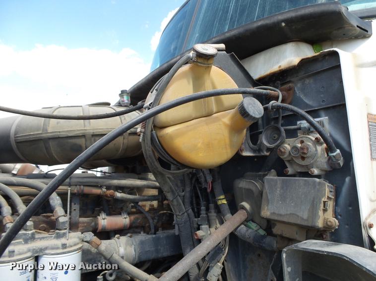 image for item K1097 1998 Mack CH613 truck chassis