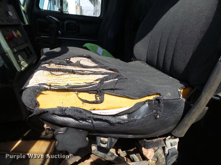 image for item K1097 1998 Mack CH613 truck chassis