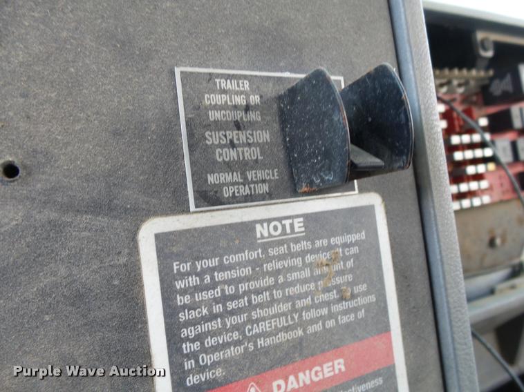 image for item K1097 1998 Mack CH613 truck chassis