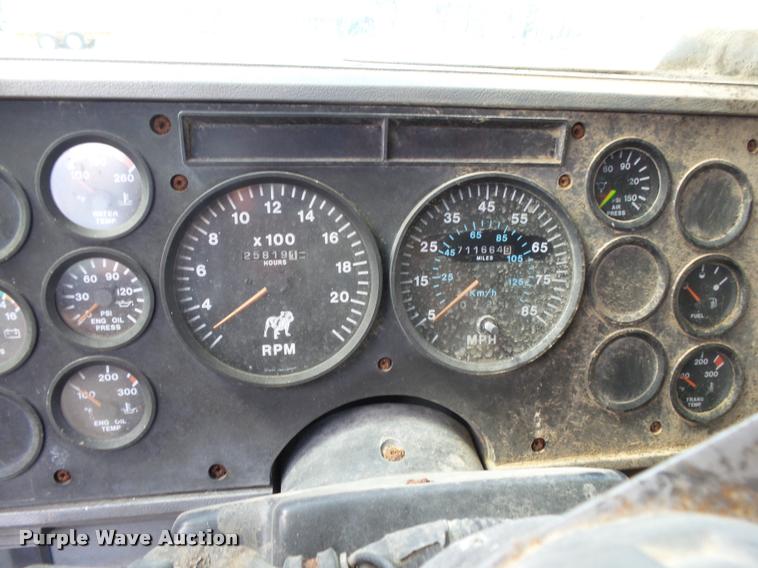 image for item K1097 1998 Mack CH613 truck chassis