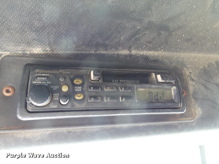 image for item K1097 1998 Mack CH613 truck chassis