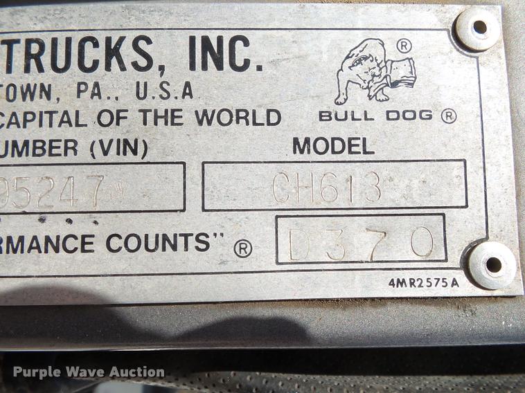 image for item K1097 1998 Mack CH613 truck chassis