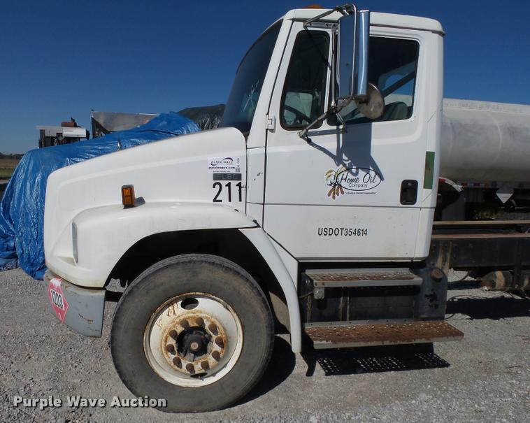 image for item K1100 2000 Freightliner FL80 truck chassis