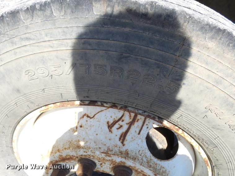 image for item K1100 2000 Freightliner FL80 truck chassis