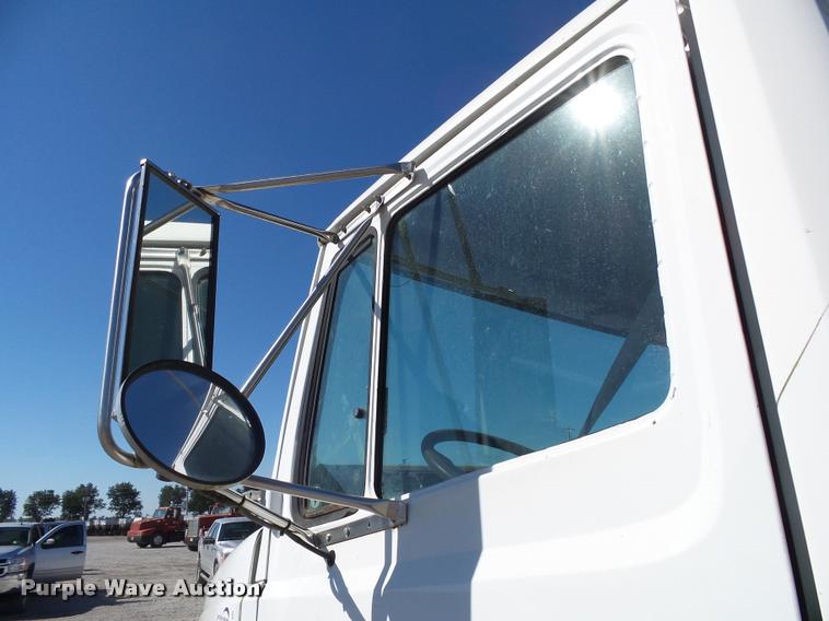 image for item K1100 2000 Freightliner FL80 truck chassis