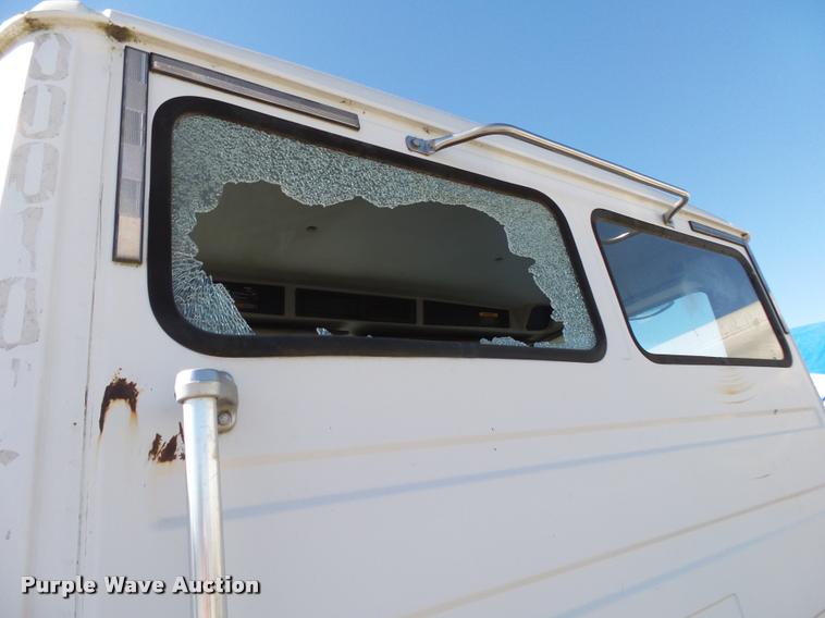 image for item K1100 2000 Freightliner FL80 truck chassis