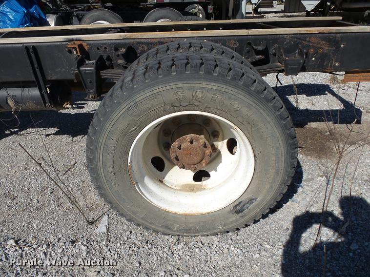 image for item K1100 2000 Freightliner FL80 truck chassis