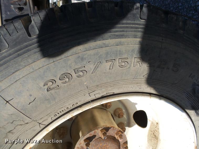 image for item K1100 2000 Freightliner FL80 truck chassis