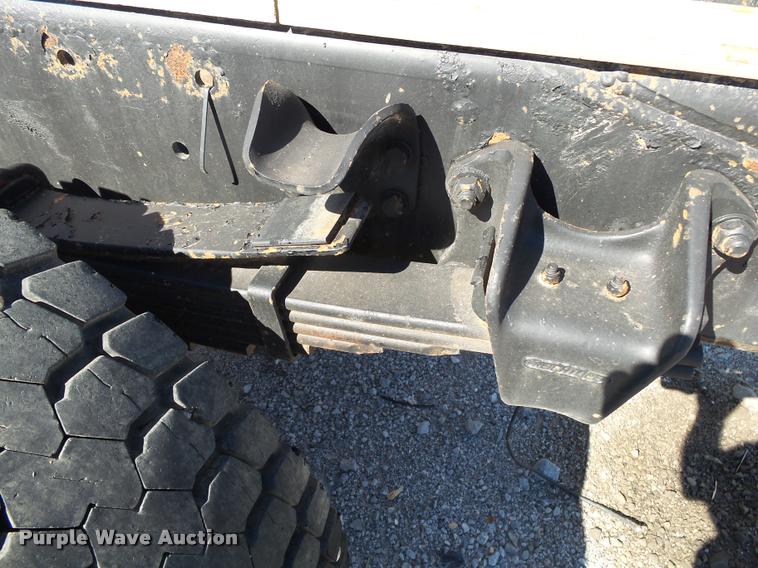 image for item K1100 2000 Freightliner FL80 truck chassis