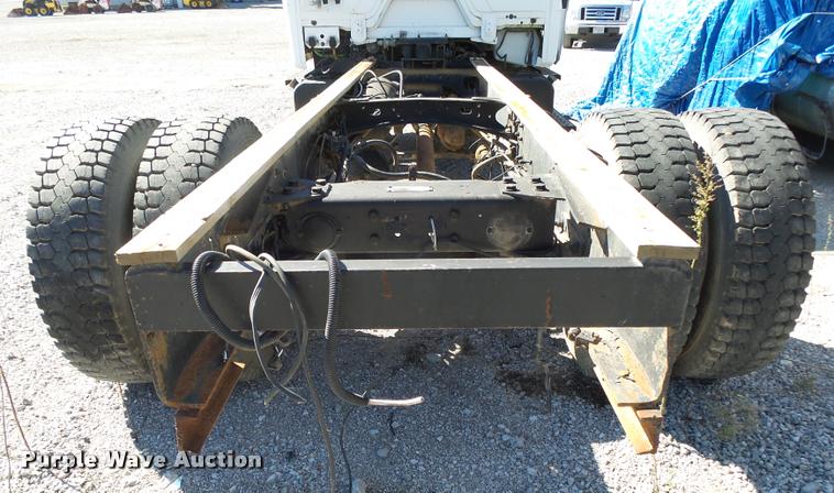 image for item K1100 2000 Freightliner FL80 truck chassis