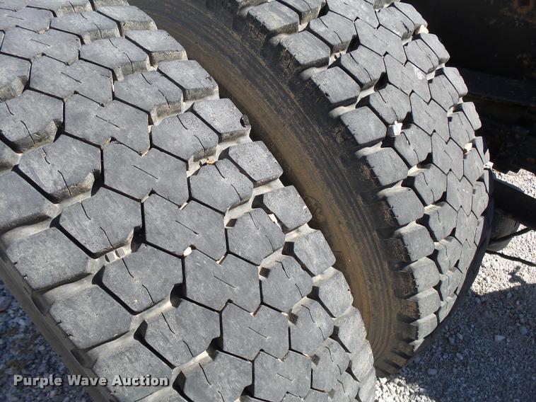 image for item K1100 2000 Freightliner FL80 truck chassis