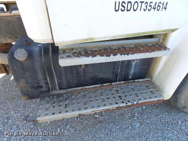 image for item K1100 2000 Freightliner FL80 truck chassis