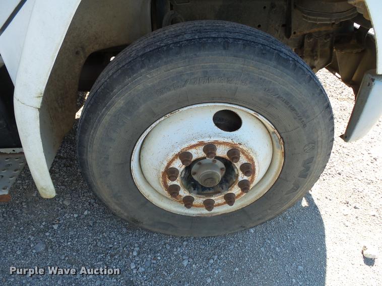 image for item K1100 2000 Freightliner FL80 truck chassis