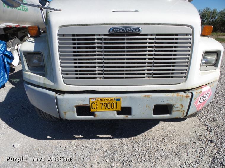 image for item K1100 2000 Freightliner FL80 truck chassis