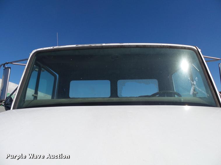 image for item K1100 2000 Freightliner FL80 truck chassis