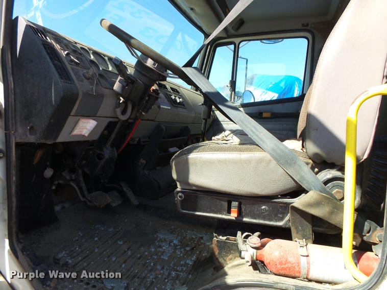 image for item K1100 2000 Freightliner FL80 truck chassis