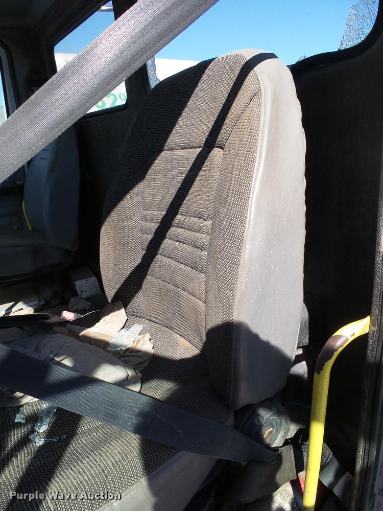 image for item K1100 2000 Freightliner FL80 truck chassis