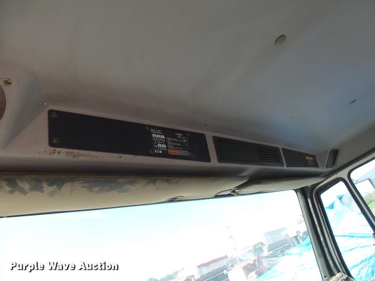 image for item K1100 2000 Freightliner FL80 truck chassis