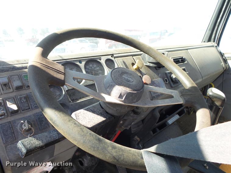 image for item K1100 2000 Freightliner FL80 truck chassis