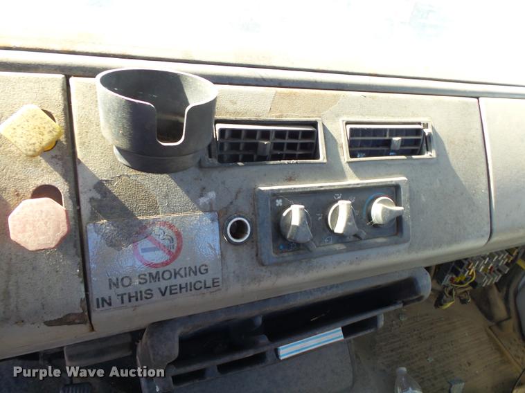 image for item K1100 2000 Freightliner FL80 truck chassis