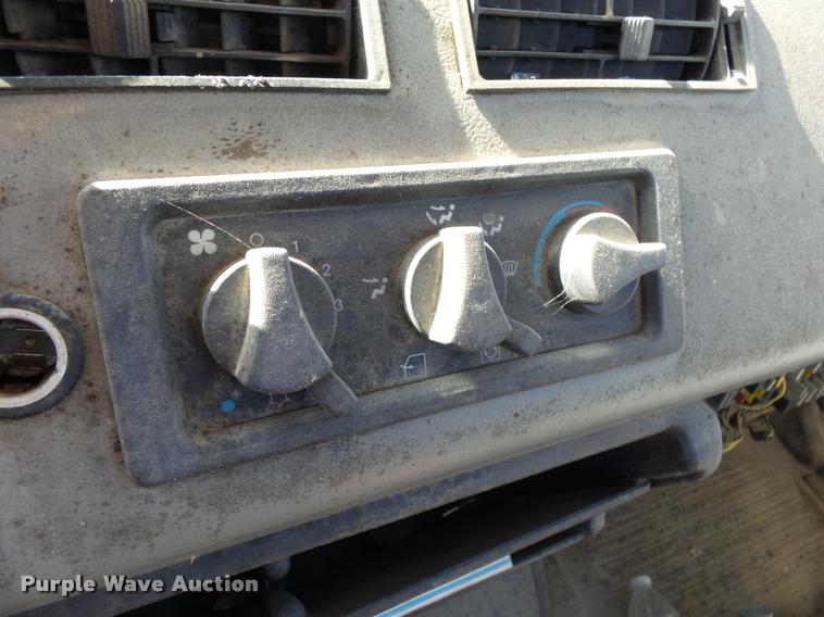 image for item K1100 2000 Freightliner FL80 truck chassis