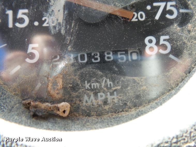 image for item K1100 2000 Freightliner FL80 truck chassis