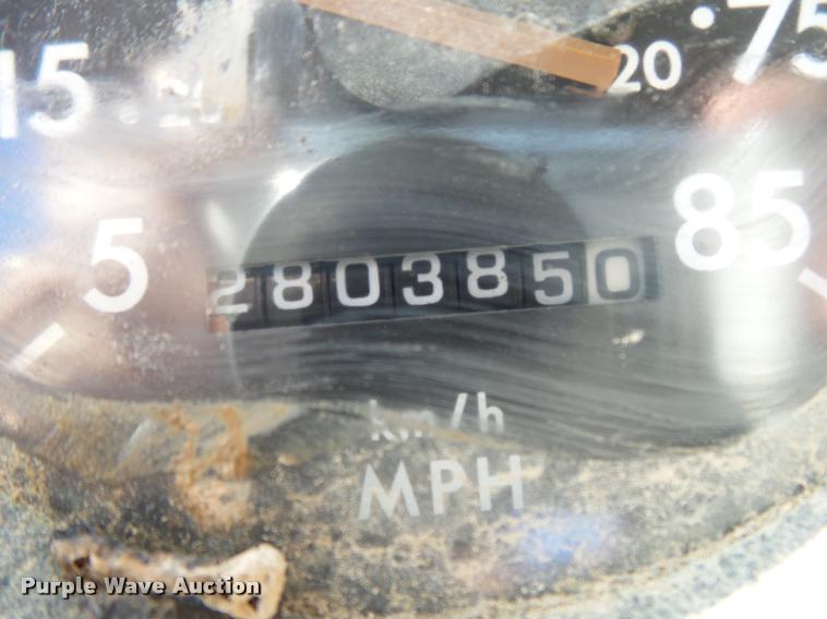 image for item K1100 2000 Freightliner FL80 truck chassis