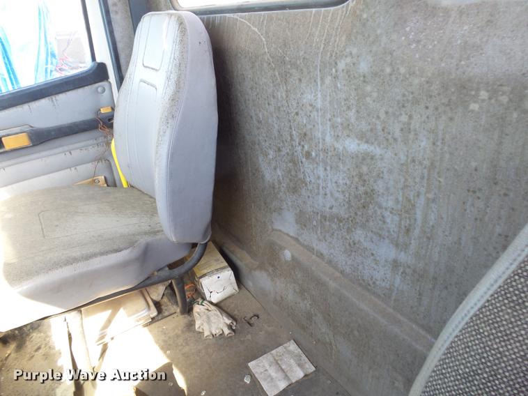 image for item K1100 2000 Freightliner FL80 truck chassis