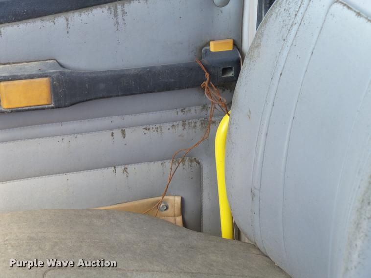 image for item K1100 2000 Freightliner FL80 truck chassis