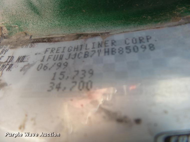 image for item K1100 2000 Freightliner FL80 truck chassis