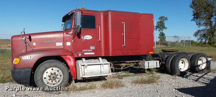 image for item K1103 1991 Freightliner FLD semi truck