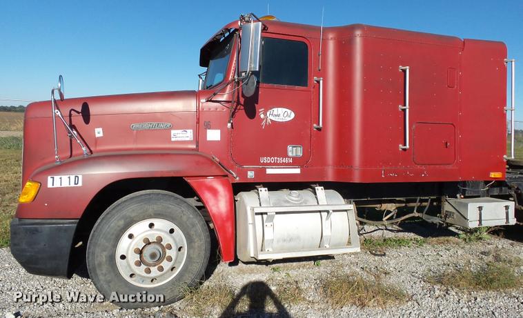 image for item K1103 1991 Freightliner FLD semi truck