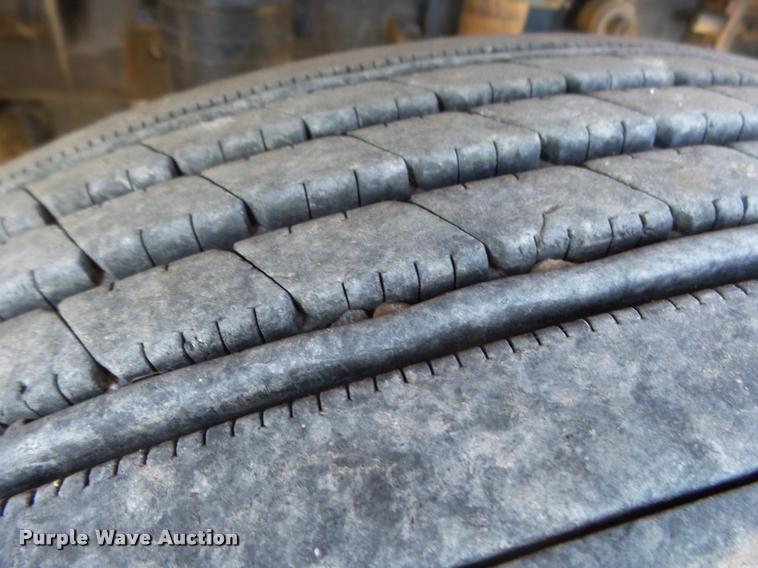 image for item K1103 1991 Freightliner FLD semi truck