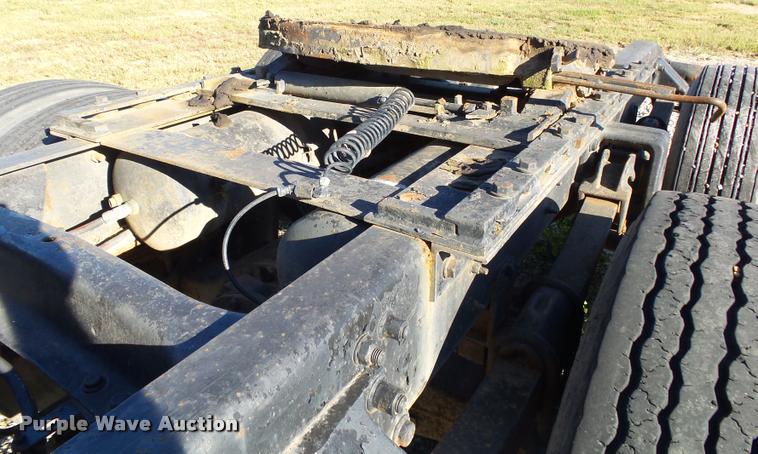 image for item K1103 1991 Freightliner FLD semi truck