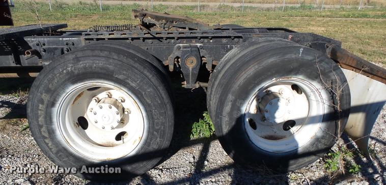 image for item K1103 1991 Freightliner FLD semi truck