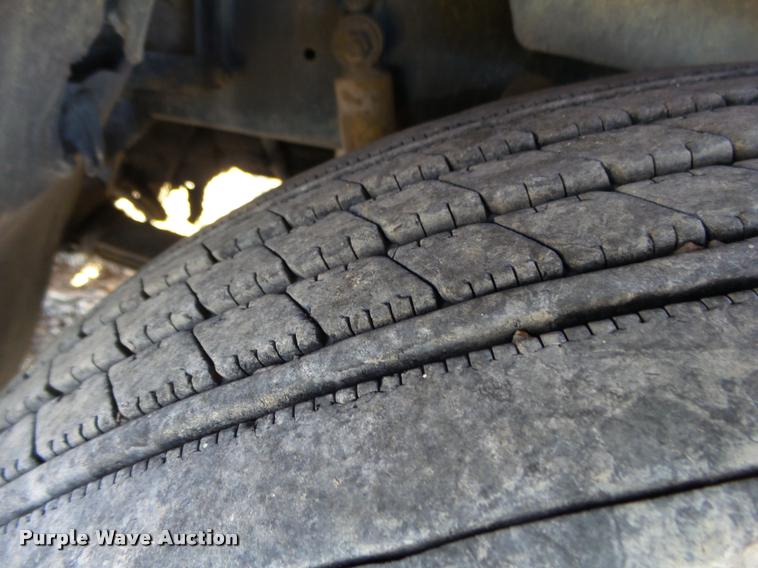 image for item K1103 1991 Freightliner FLD semi truck