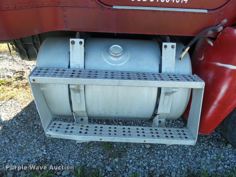 image for item K1103 1991 Freightliner FLD semi truck