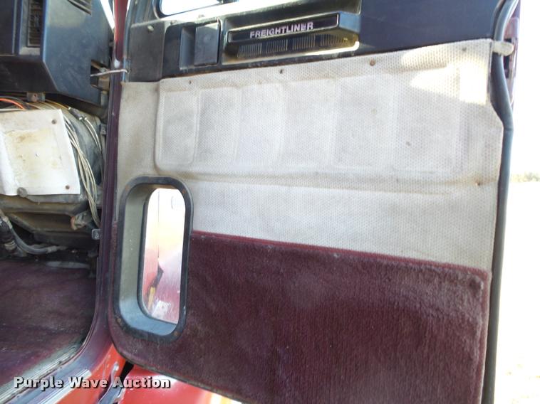 image for item K1103 1991 Freightliner FLD semi truck