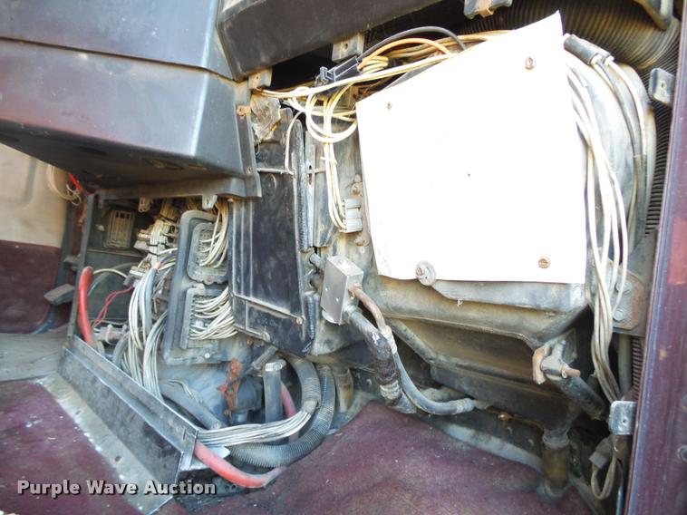 image for item K1103 1991 Freightliner FLD semi truck