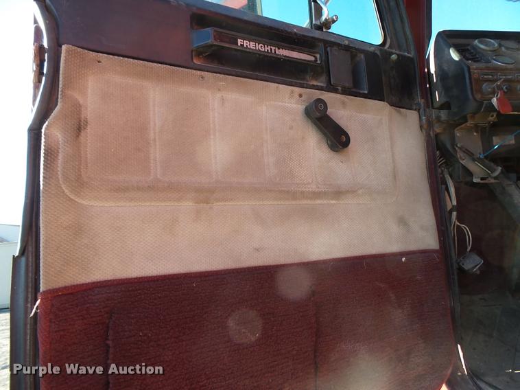 image for item K1103 1991 Freightliner FLD semi truck