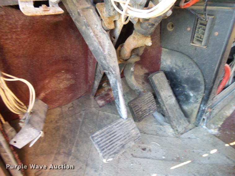 image for item K1103 1991 Freightliner FLD semi truck