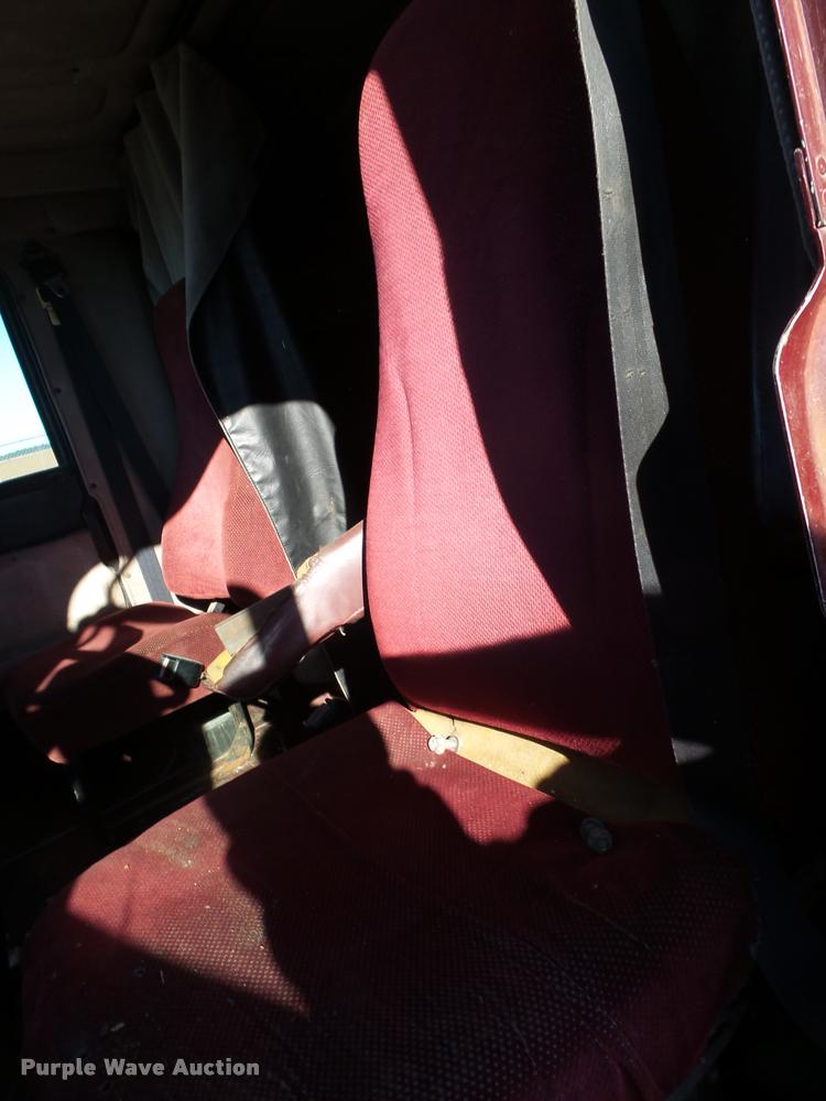 image for item K1103 1991 Freightliner FLD semi truck