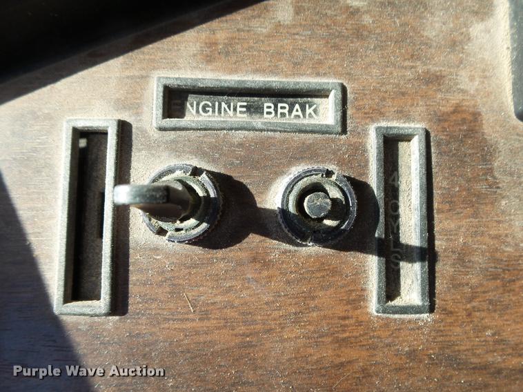 image for item K1103 1991 Freightliner FLD semi truck