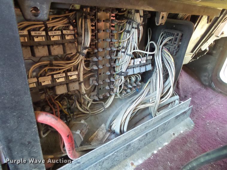 image for item K1103 1991 Freightliner FLD semi truck